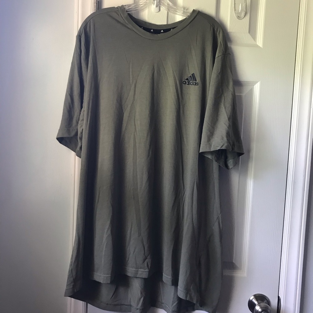 Men’s adidas short sleeve shirt. Size 3XLT